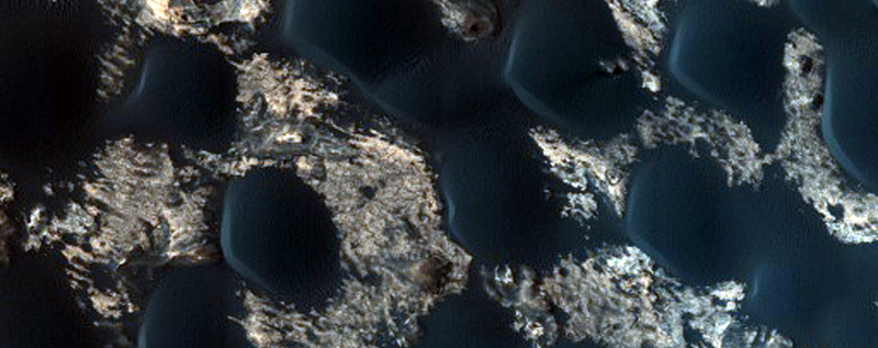 Illustration for article titled These Stunning New Photos of Mars Are Weirdly Earth-Like